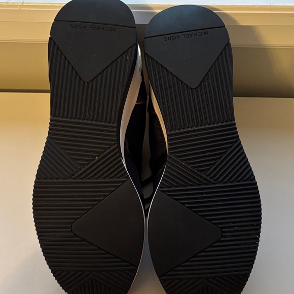 Michael Kors Women’s Black & Gold Liv Logo Mixed- Media Trainer Sneaker size 8.5 - Picture 9 of 9